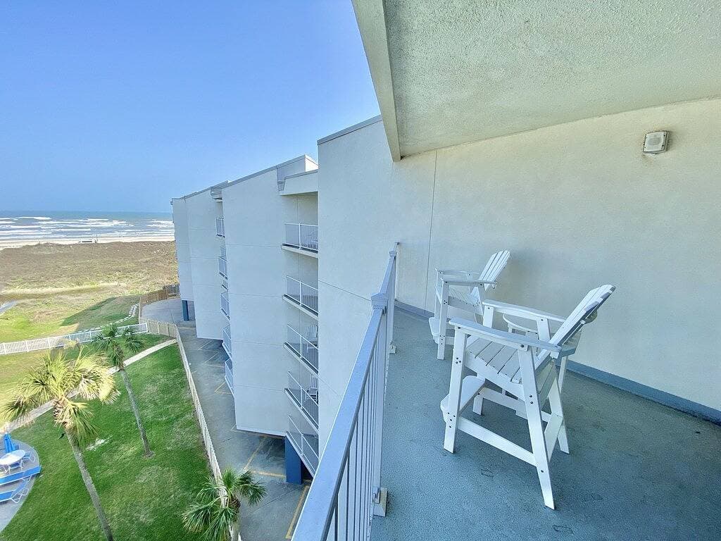 Foto 7 von 16: Sandcastle Condominium Unit 526