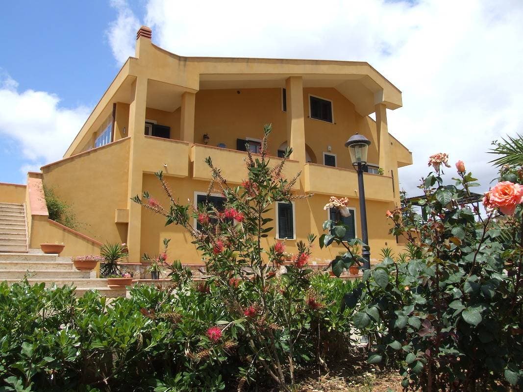 B&B S Elia Villa, umgeben von viel Grün 1