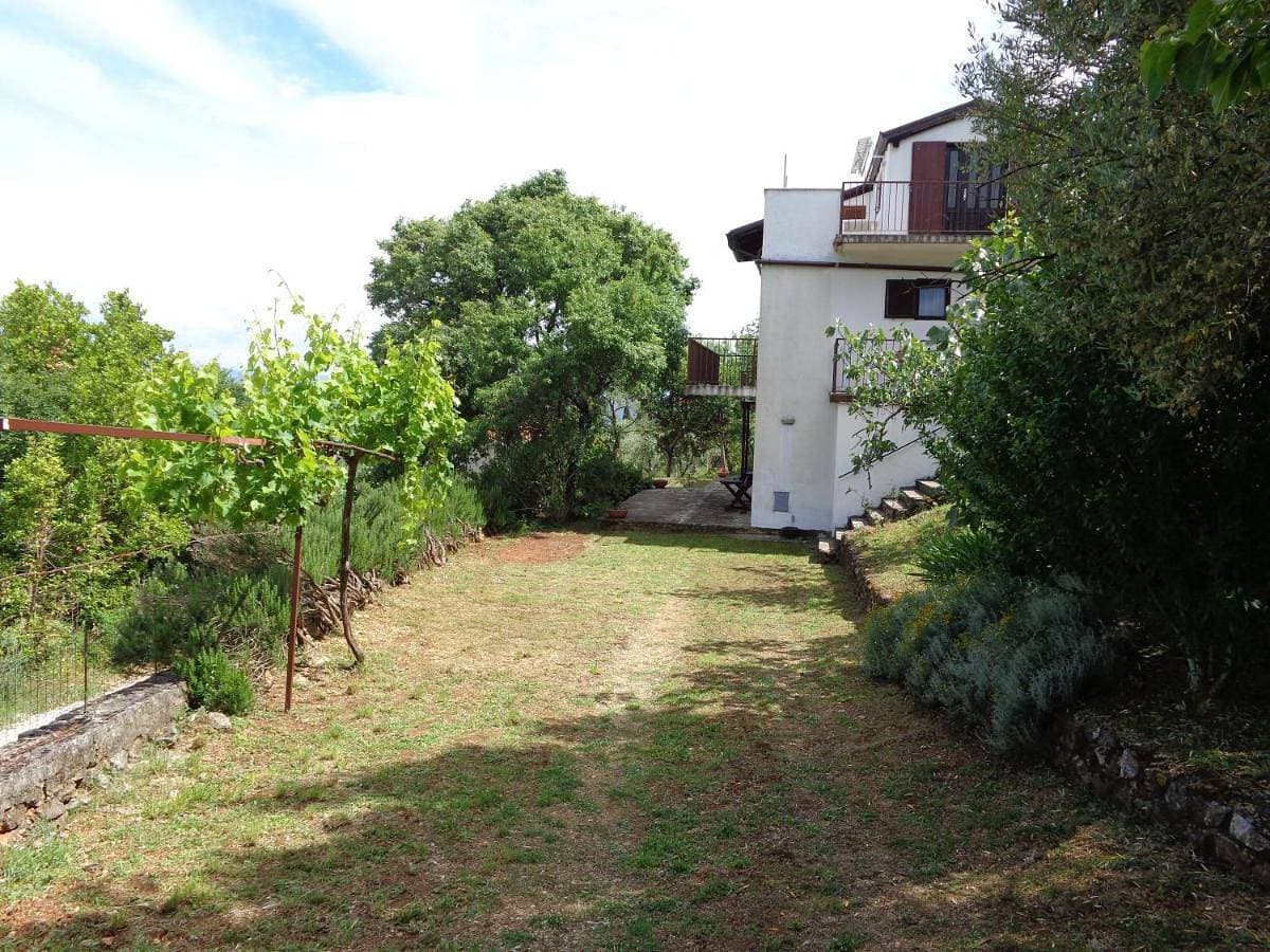 Foto 2 von 24: Two-Bedroom Apartment with Terrace