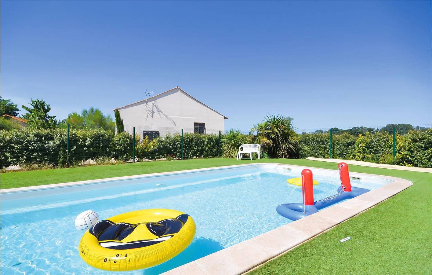 Foto 4 von 34: Gemütliche Wohnung mit Pool, Garten und Parkplatz in der Nähe von Rhone