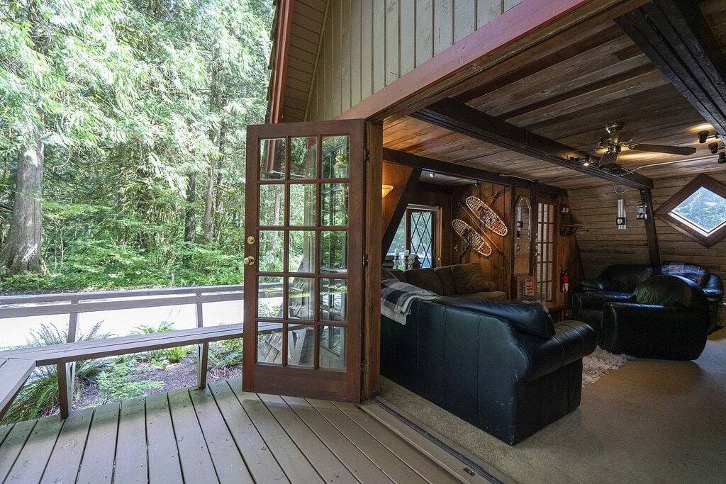 Foto 5 von 42: Charmantes Cedar Chalet mit eigenem Whirlpool und Feuerstelle