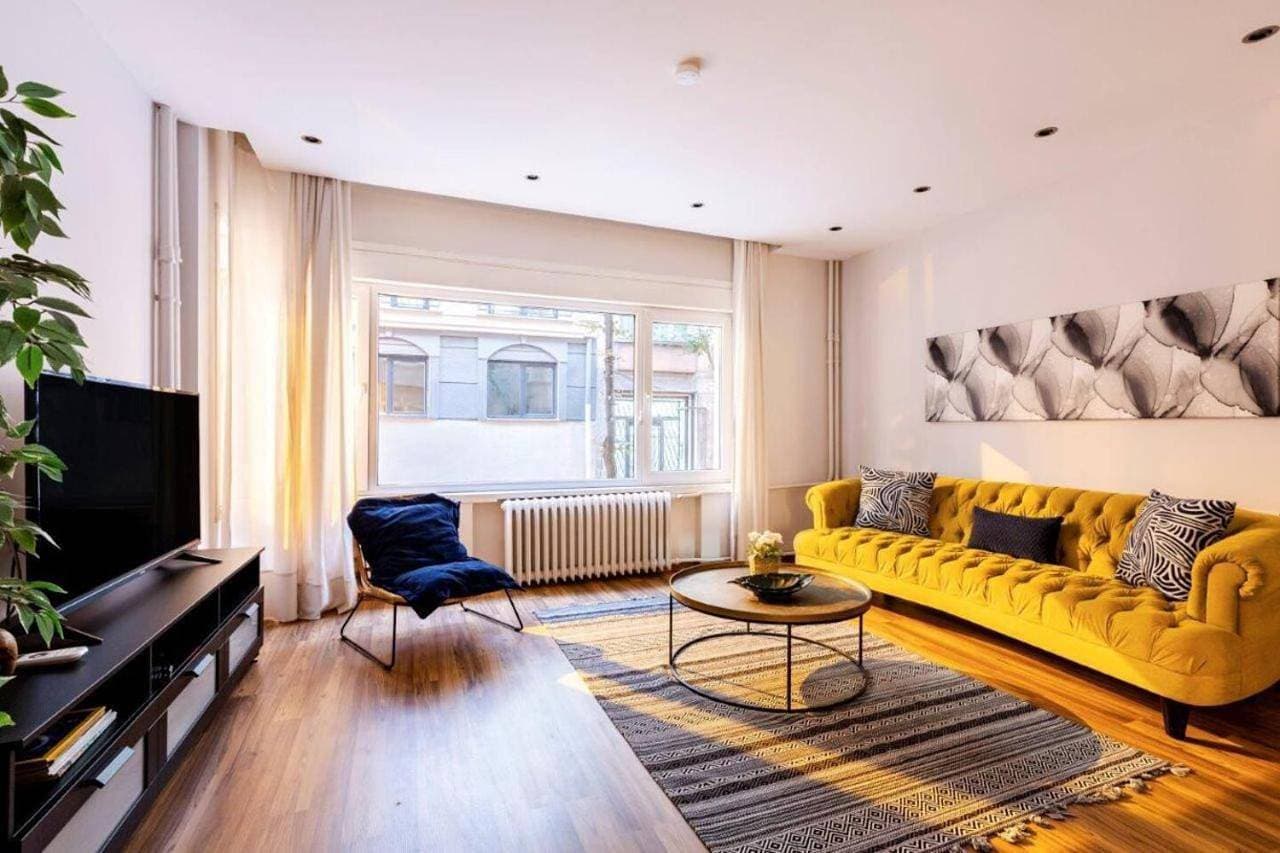 Bright Charming Modern 3BD2Bath Balcony! #367 1