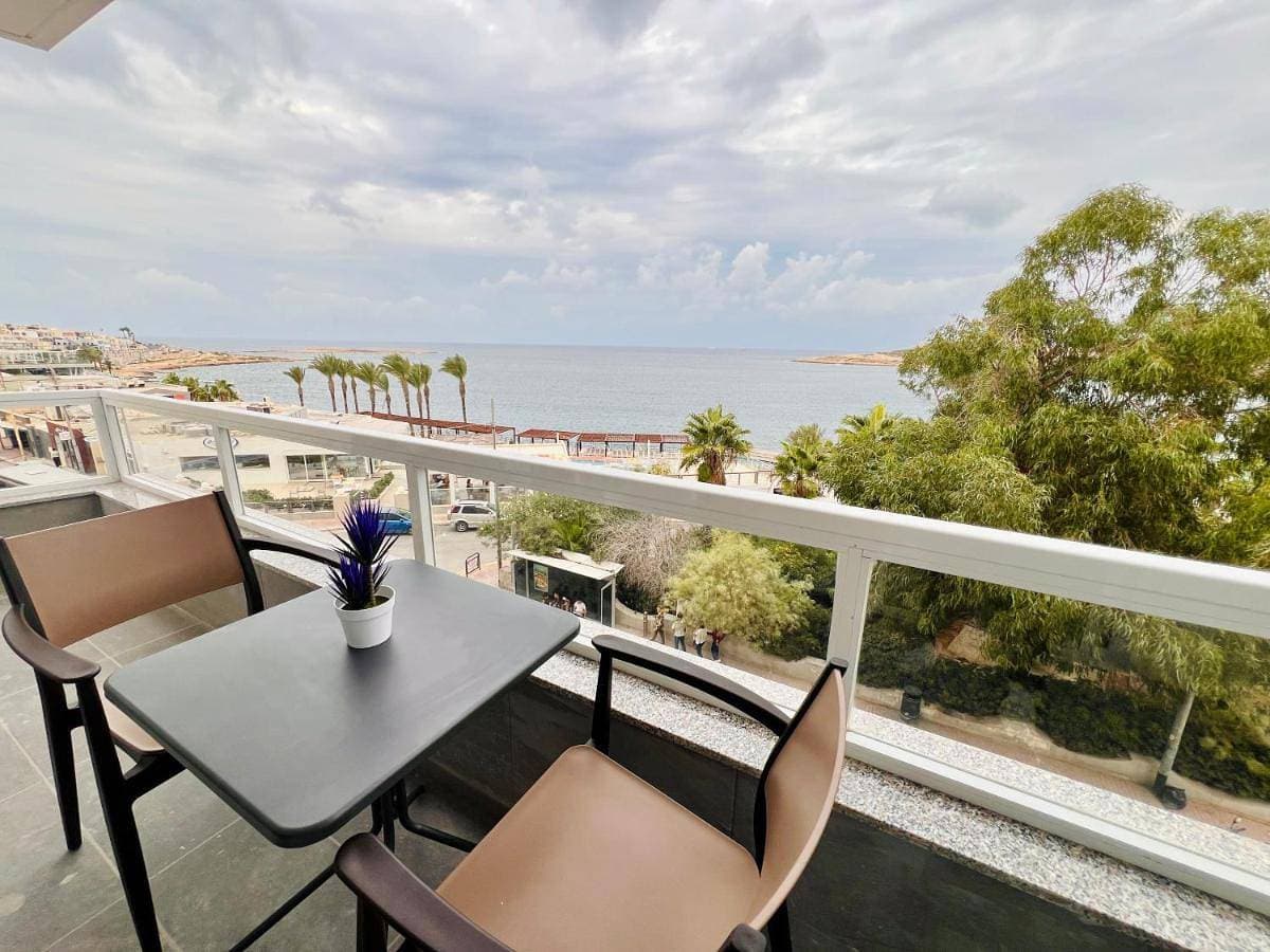 Beachfront Twin Room 1