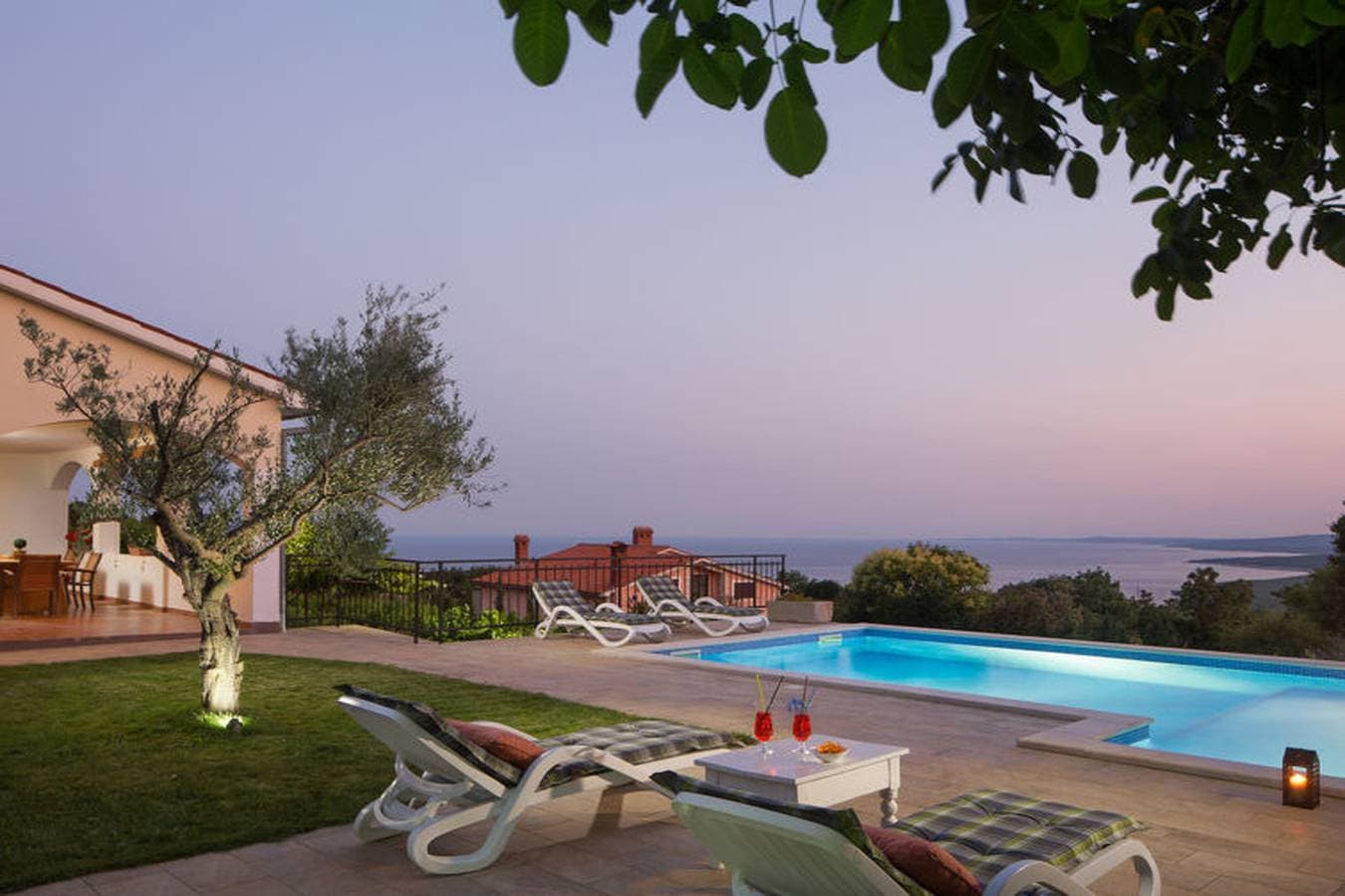 Foto 2 von 40: Villa für 10 Personen mit Terrasse