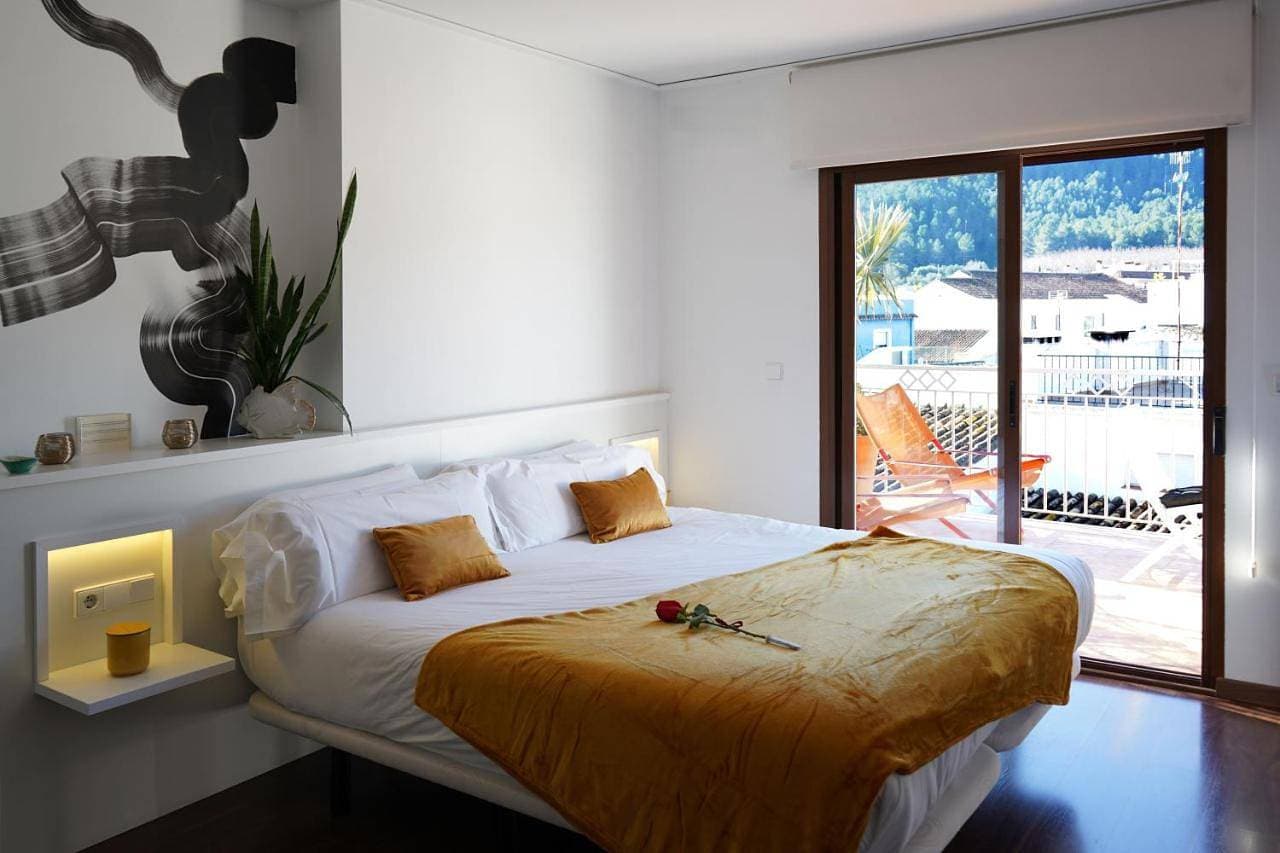 Foto 2 von 13: Double Room with Balcony
