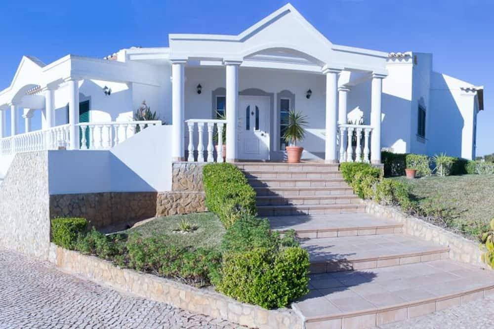 Familienfreundliche Villa mit privatem Pool, Klimaanlage, Wi-Fi, 11942 / Al 1