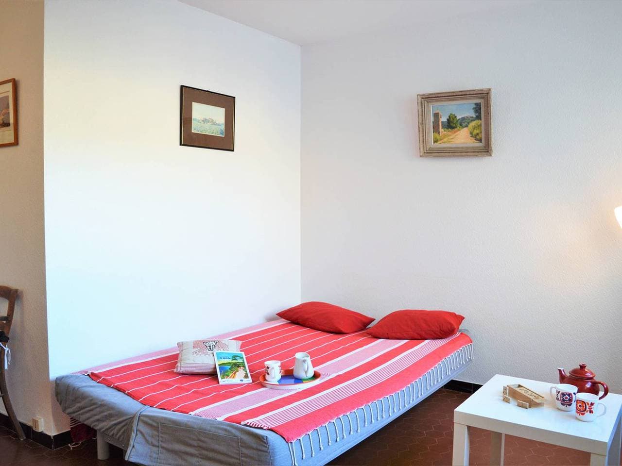 Foto 6 von 18: Le Lavandou: Apt 2P, 4 pers, piscine, tennis et parking, proche plage et marché.
