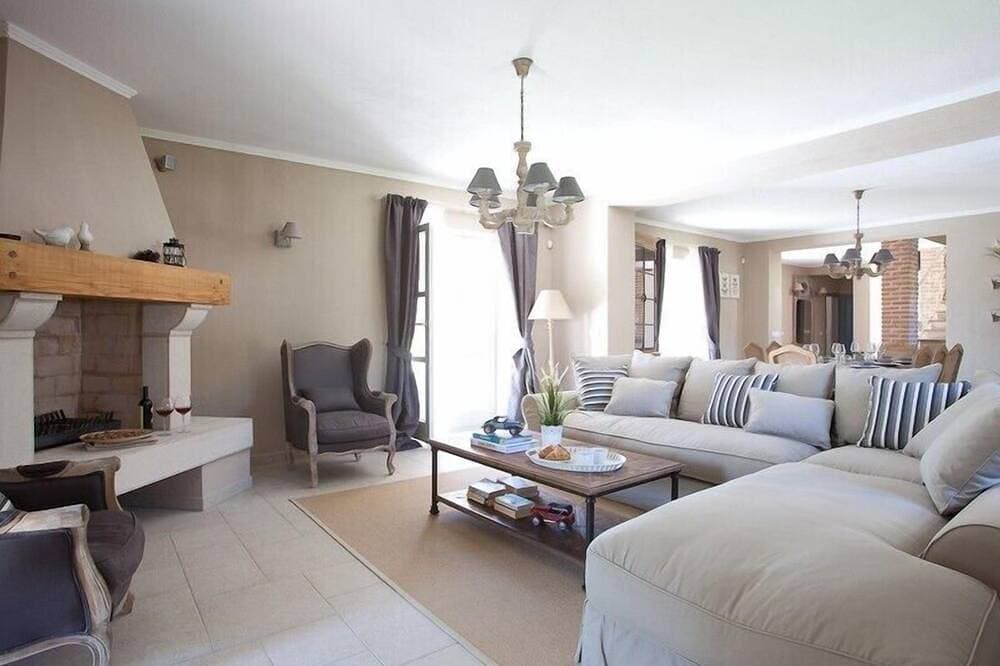 Foto 11 von 24: Luxus-Villa mit großem beheizten Pool und Spielzimmer