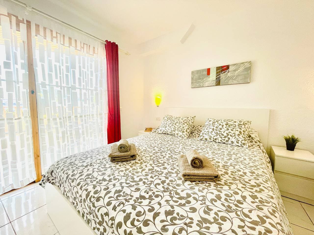 Foto 13 von 33: Ferienwohnung 'Los Geranios 304' mit Gemeinschaftspool, privater Terrasse und WLAN