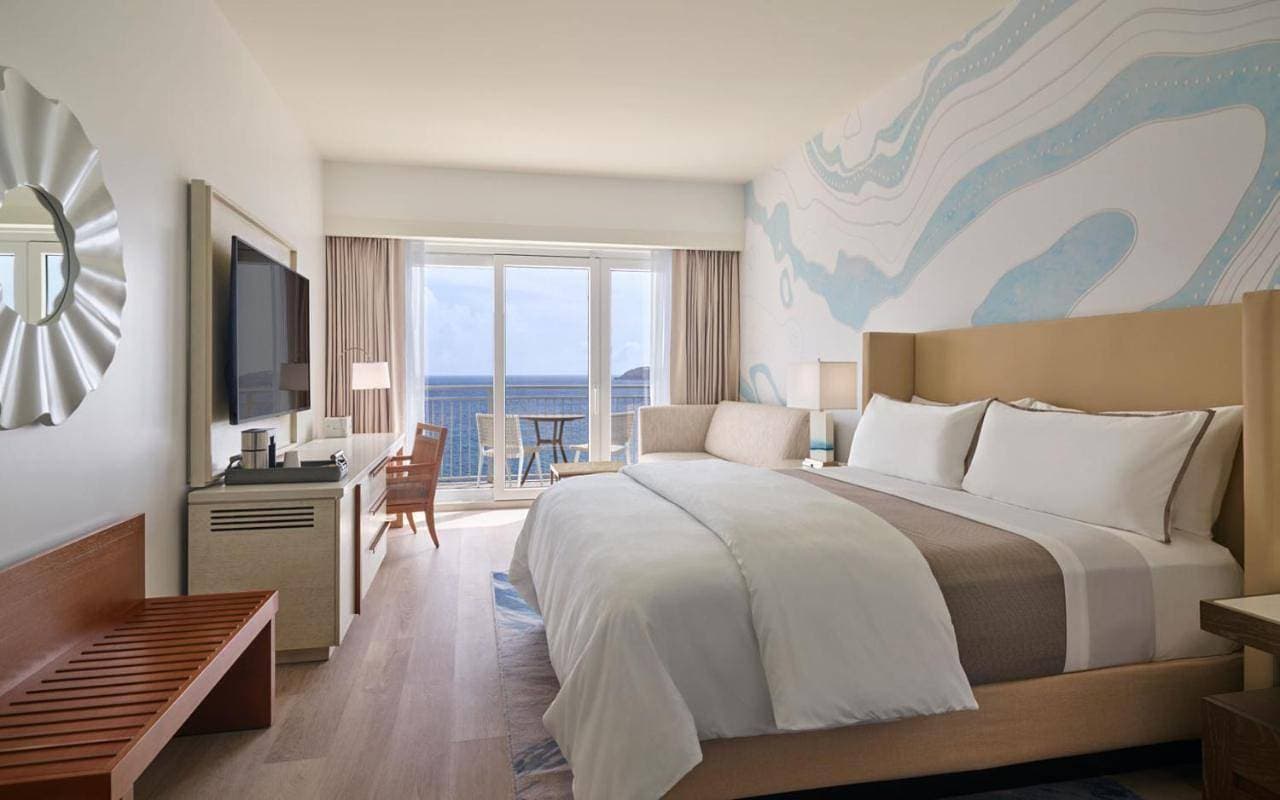 Foto 6 von 15: Deluxe King Room with Balcony and Ocean View