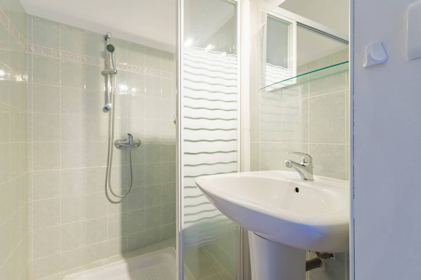 Foto 11 von 20: L'amourié, Erdgeschoss, Ferienwohnung für 4 Personen mit Seeblick