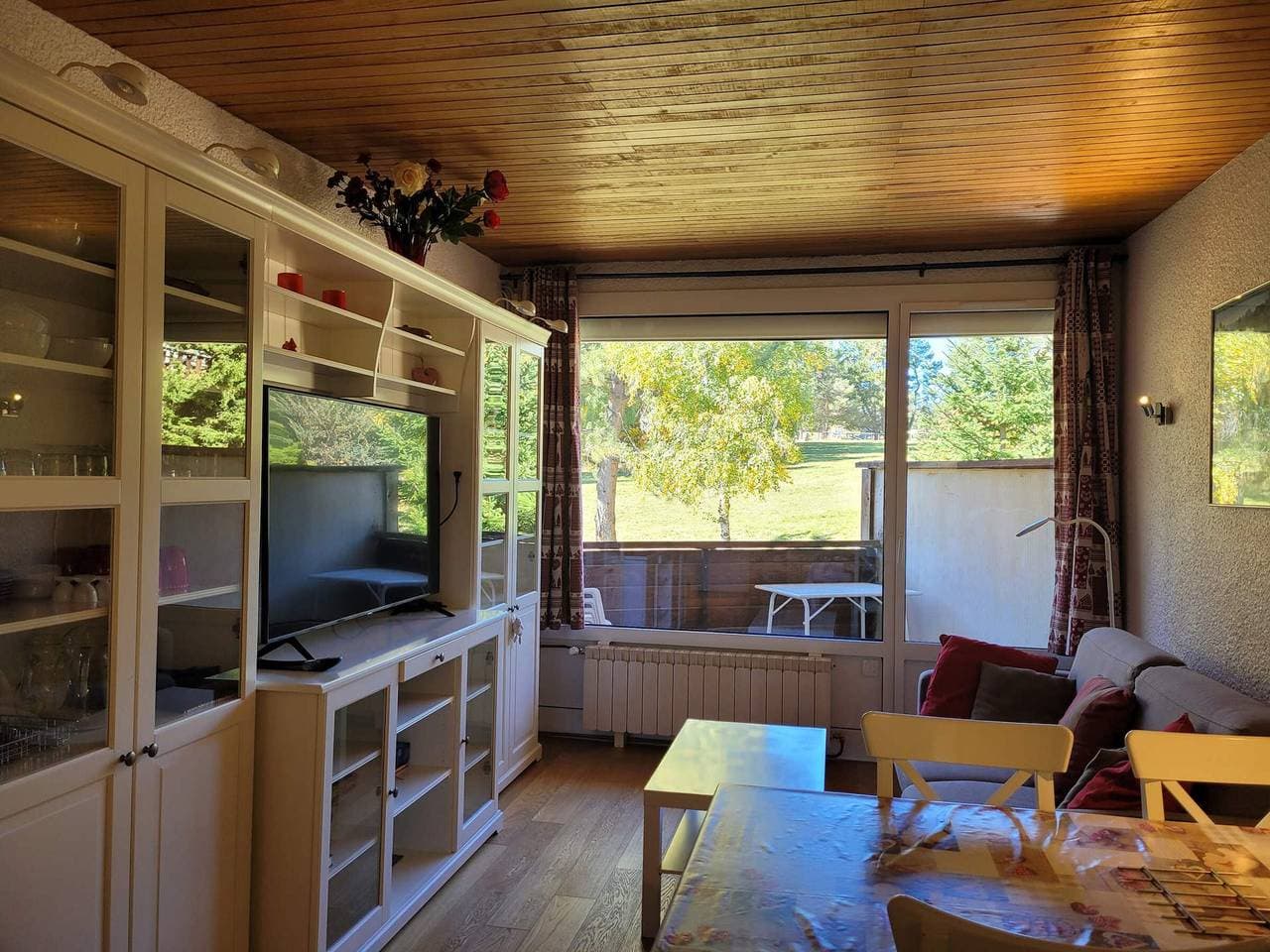 Renovierte Wohnung, 2 Schlafzimmer, 2 Bäder, Balkon mit Pistenblick 1