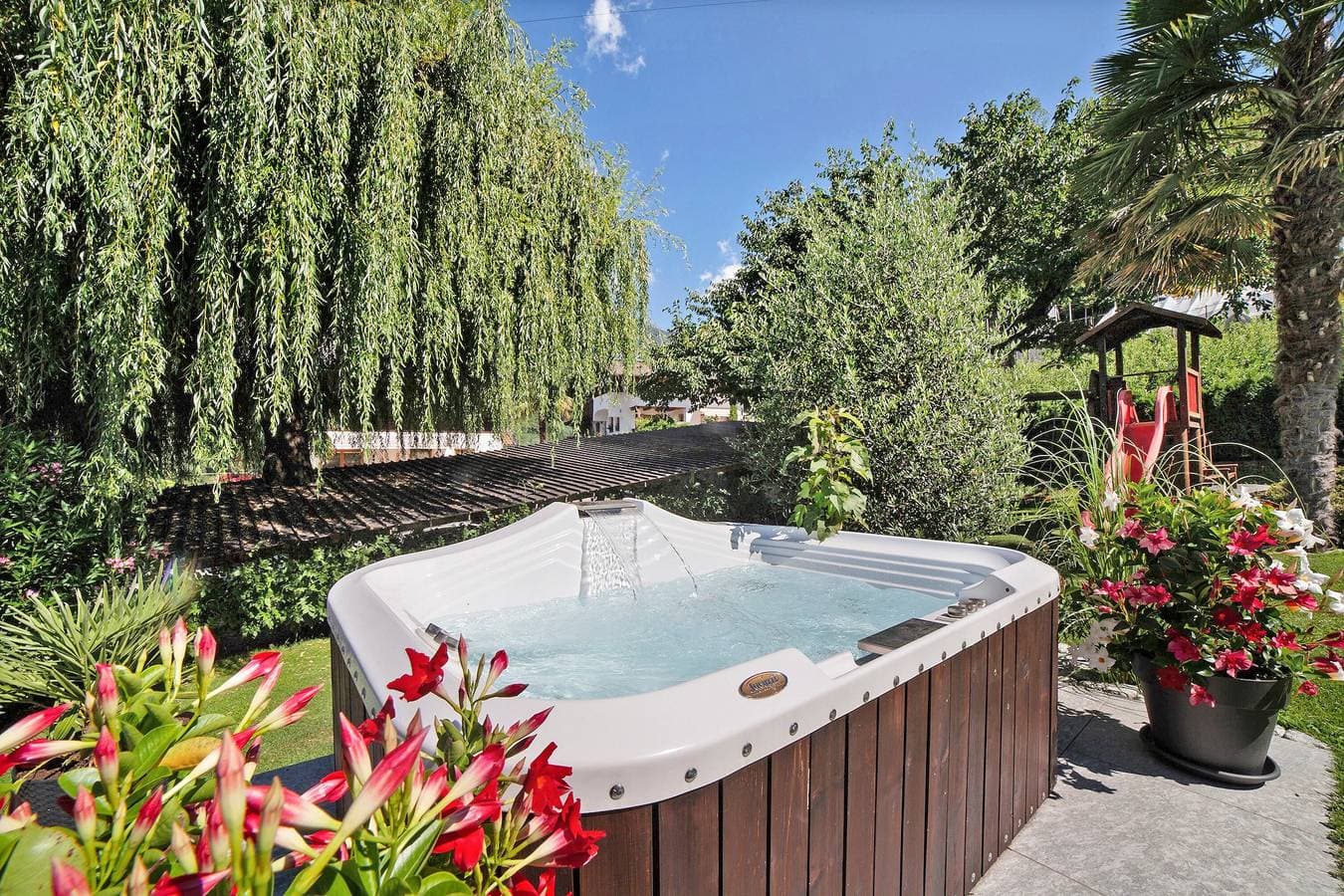 Foto 4 von 33: Apartment "Flieder" mit Bergblick, Pool, WLAN, Balkon und Garten
