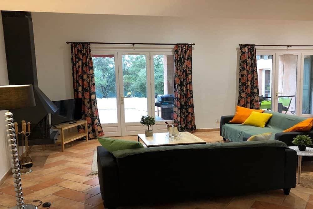 Foto 11 von 30: Im Herzen von 4600m2 von Eichen, ruhig: Schwimmbad, Tennis, Pétanque, privat