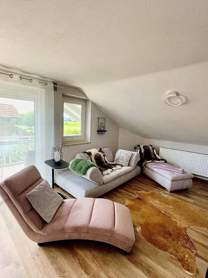 Foto 4 von 49: Two-Bedroom Apartment
