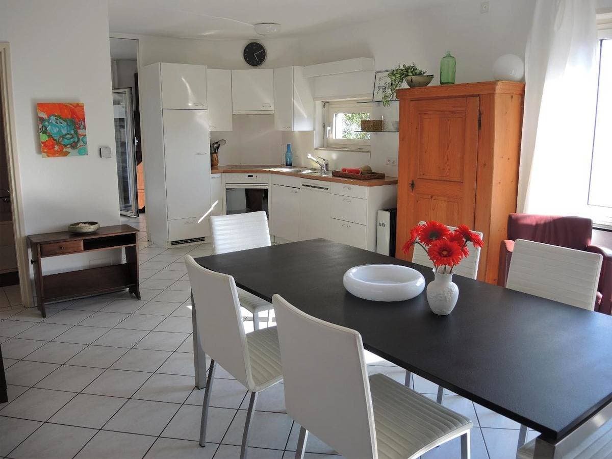 Foto 4 von 30: Sympathisches Ferienhaus mit grosser Terrasse, Panoramablick und Ganztagssonne
