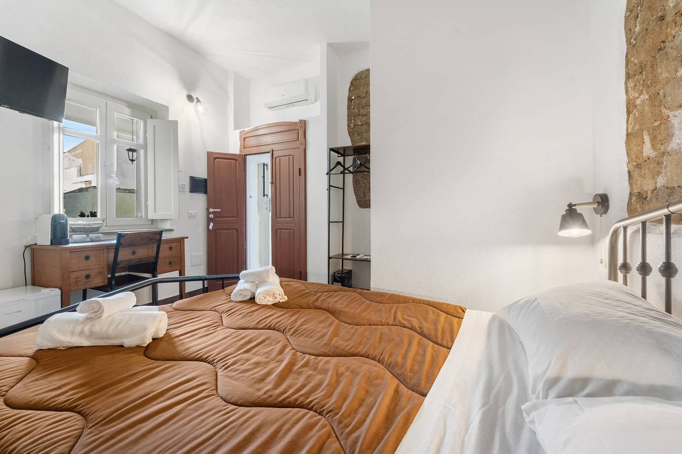 Foto 6 von 28: Zimmer 2 – Economy Doppelzimmer