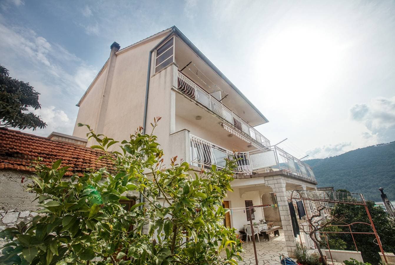 Foto 5 von 50: 4-Zimmer-Ferienwohnung mit Terrasse und Meerblick Grebastica, Sibenik A-482-a