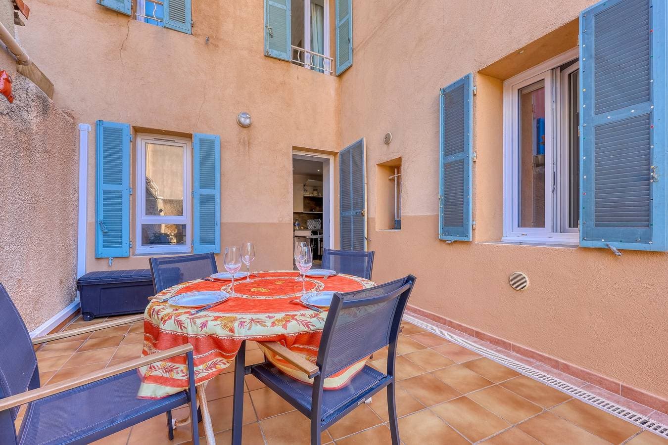 Foto 2 von 13: Ferienwohnung für 4 Personen mit Terrasse