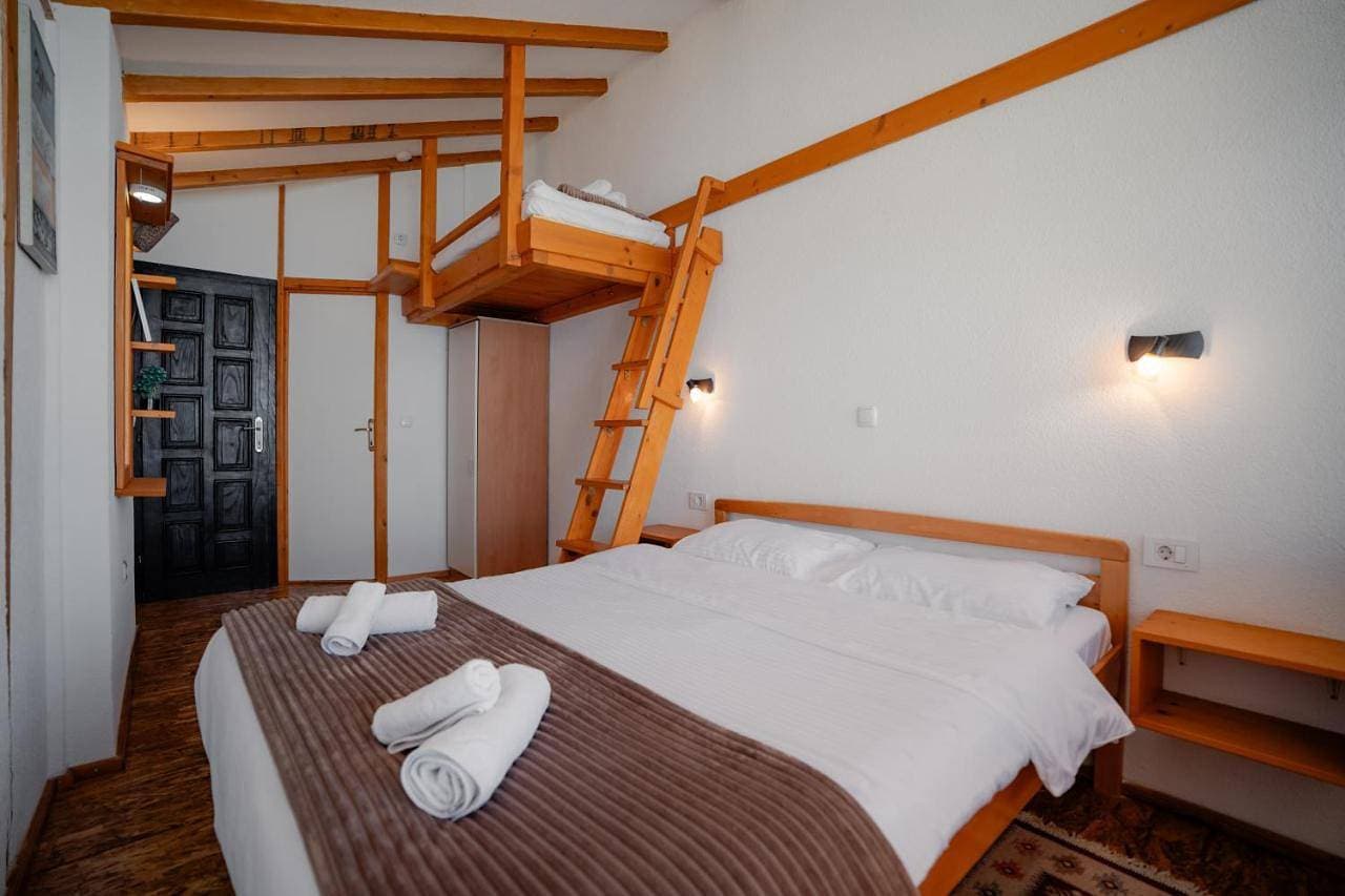 Foto 6 von 18: Triple Room with Lake View