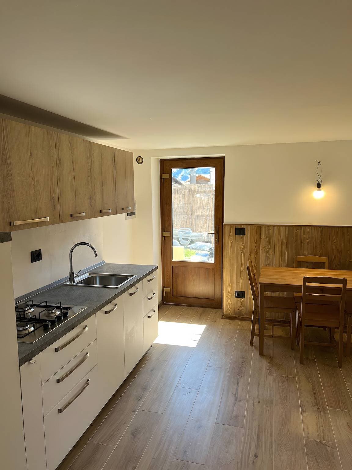 Foto 4 von 24: Appartement „L’angolo del paradiso Gimillan“ mit Bergblick und privatem Garten
