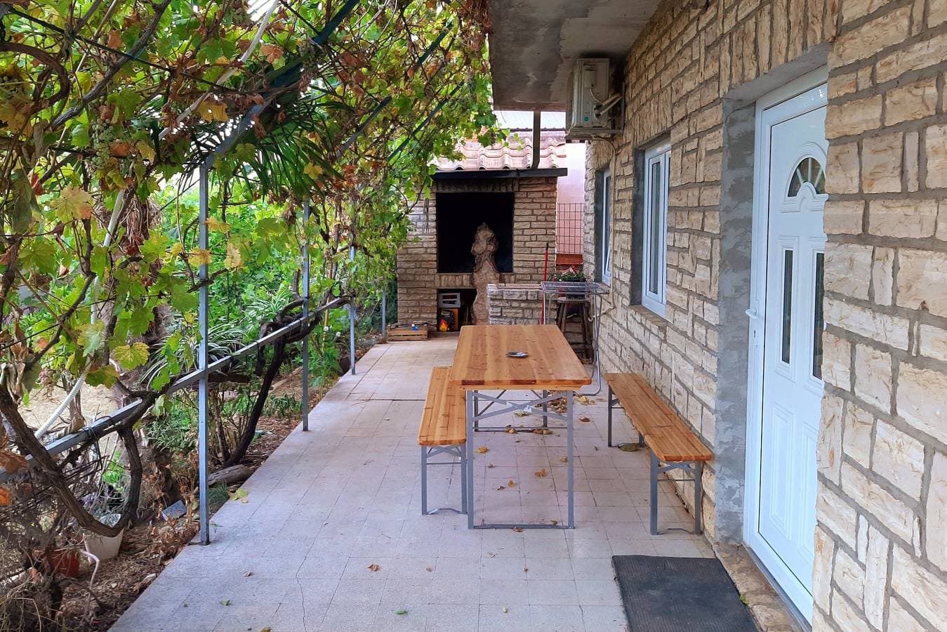 Foto 9 von 9: 1-Zimmer-Ferienwohnung mit Terrasse Gornji Karin, Novigrad A-11806-a