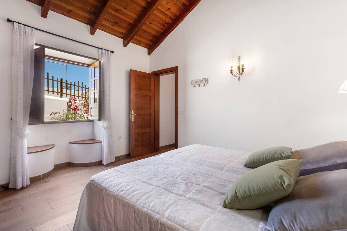 Foto 10 von 17: Ferienhaus 'Volcán 16' mit privater Terrasse, privatem Garten und Wi-Fi