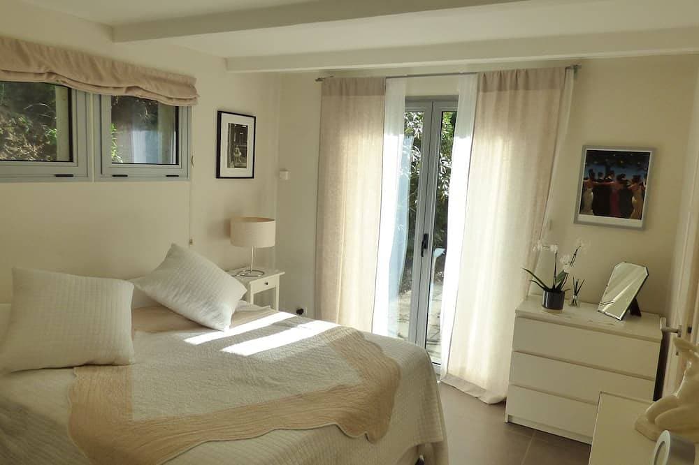 Foto 2 von 30: A Luxurious Air-conditioned Apartment or entire Villa Heated Pool Panoramic View