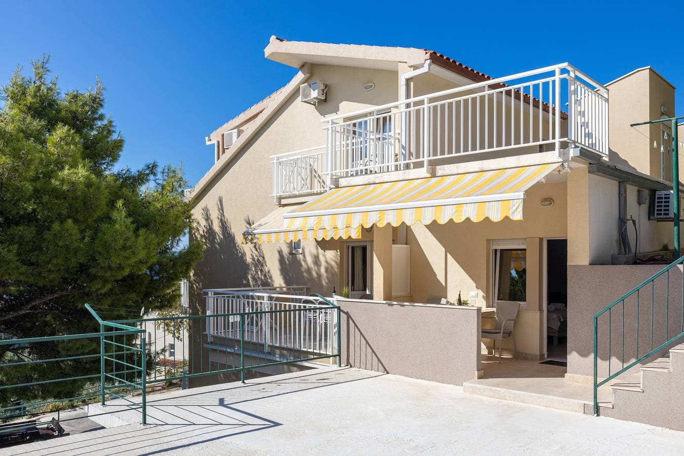 Foto 4 von 23: Studio Appartement mit Terrasse und Meerblick Duce, Omis As-946-f