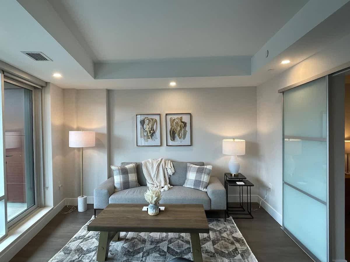 Downtown bright cozy & modern 1 Bedroom 1