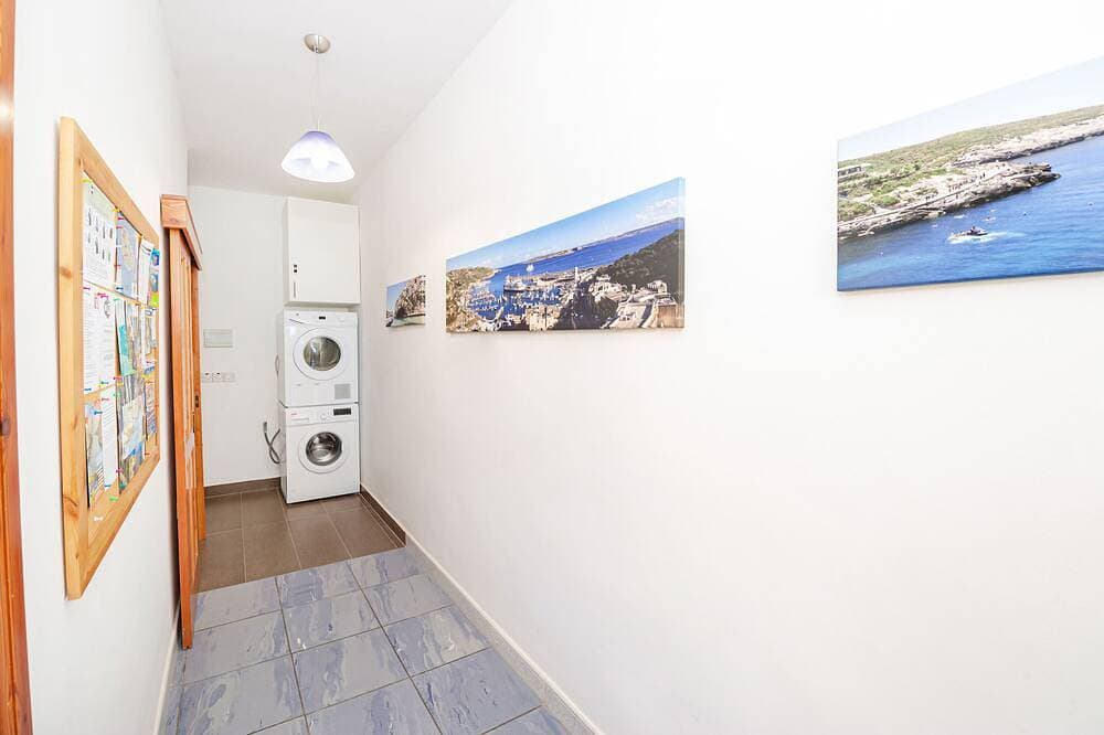 Foto 8 von 23: Brilliant Beachfront Apartment with Super Sunset views in Xlendi Bay, Gozo Malta