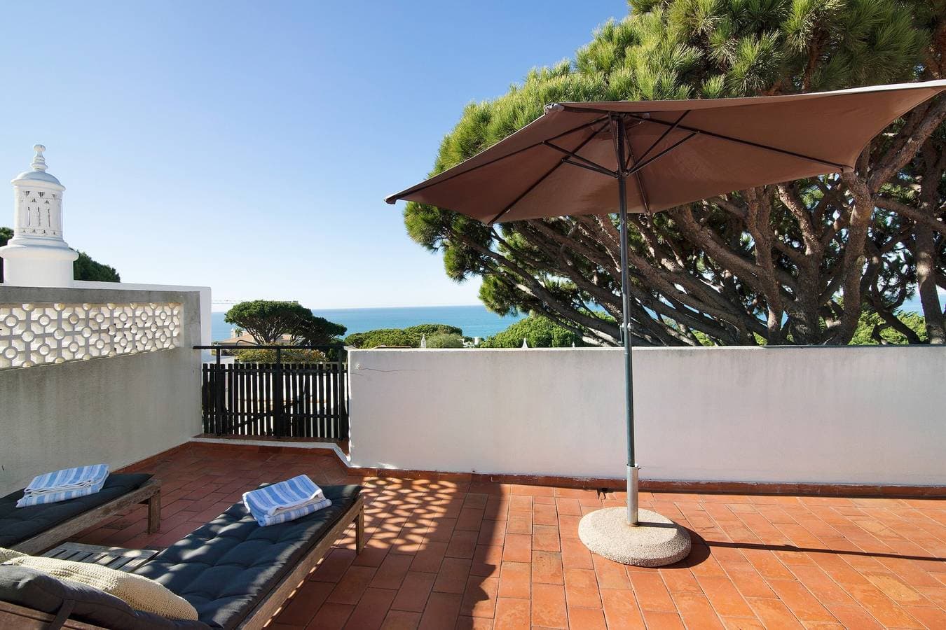 Foto 2 von 25: Villa „Allan“ mit Meerblick, WLAN und Klimaanlage
