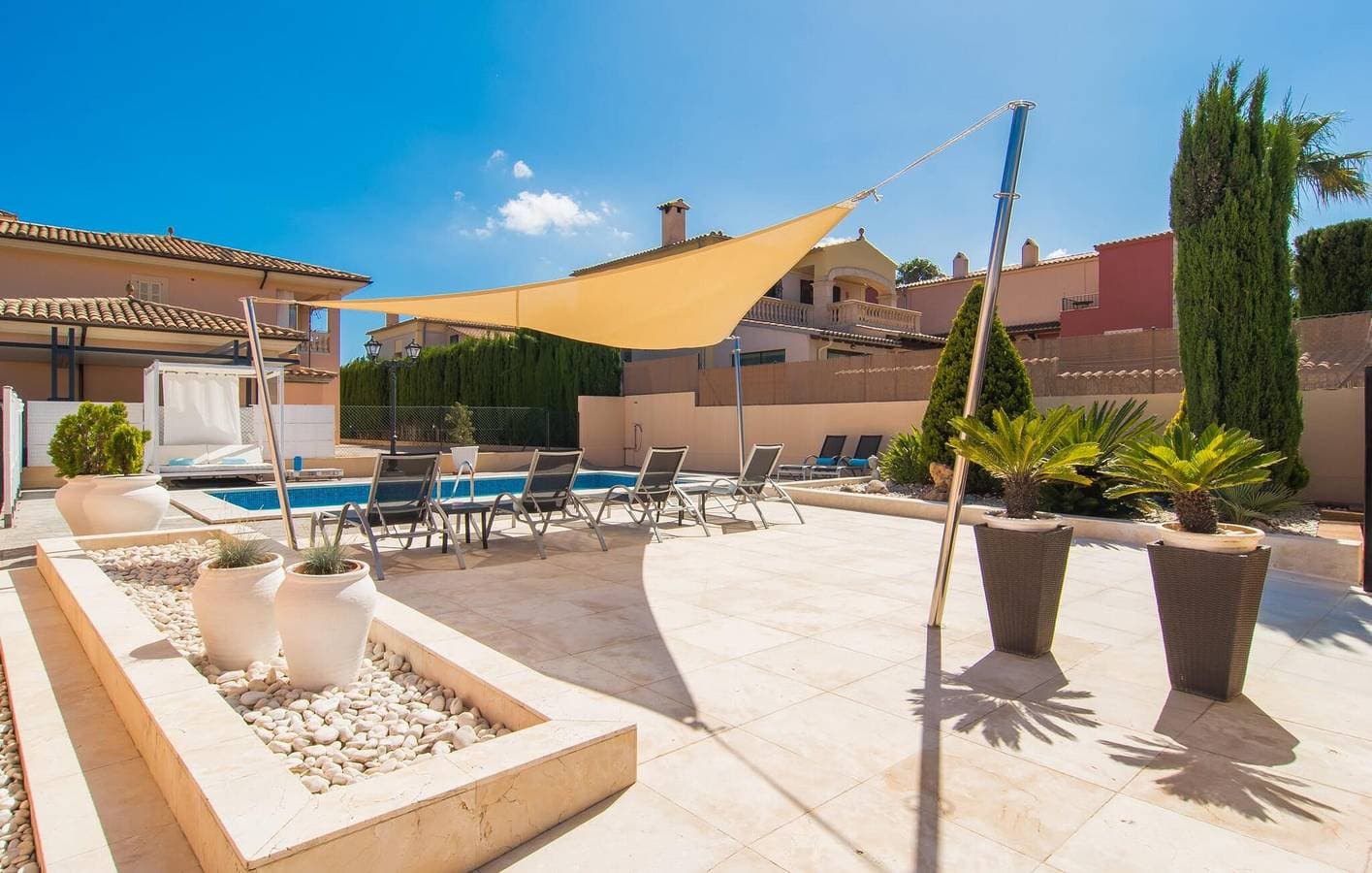 Foto 8 von 41: Ruhige Wohnung mit Meerblick, Pool und Grill