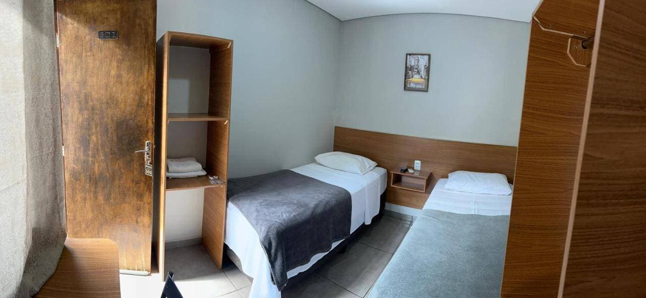 Foto 8 von 8: Economy Twin Room