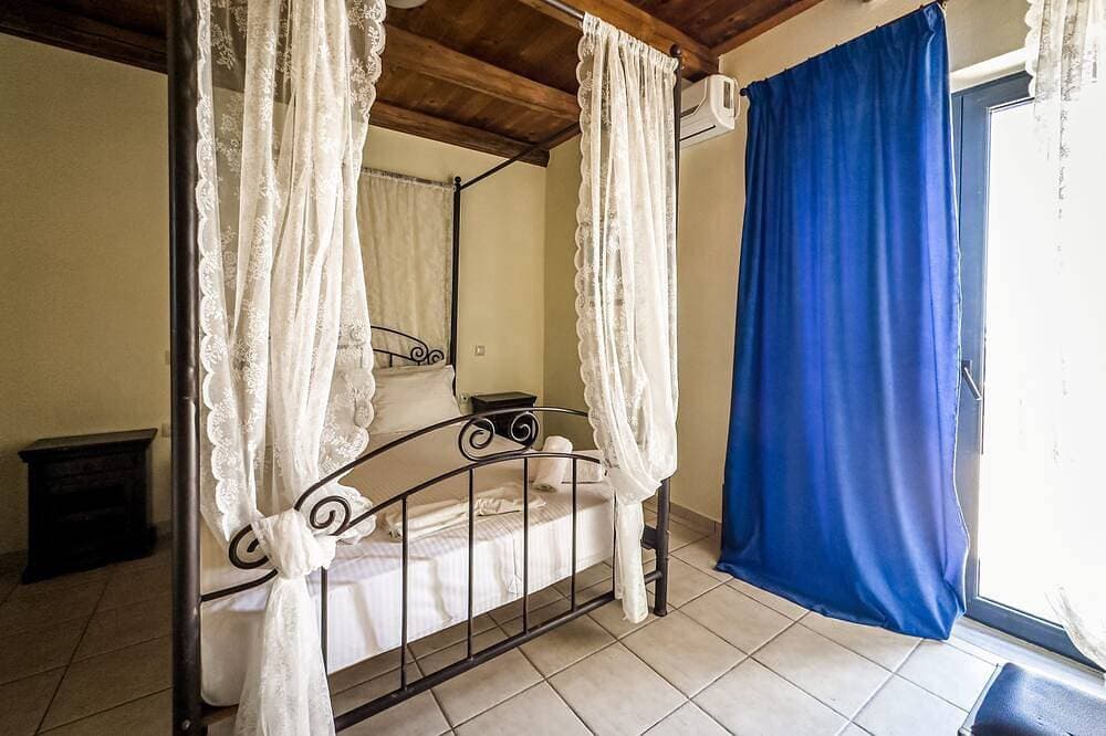 Foto 2 von 12: Niriides Villas | Nisso | Villa 2-bedrooms with private pool