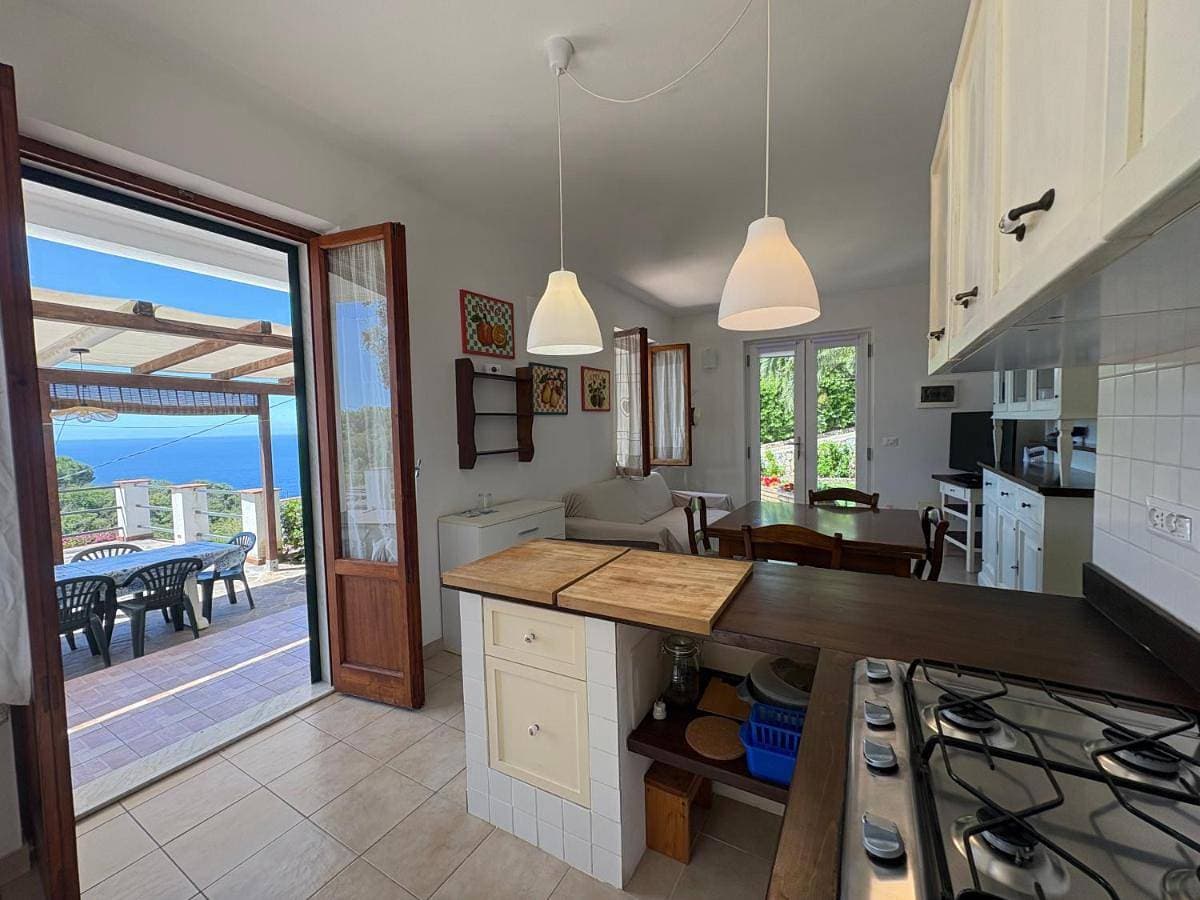 Foto 4 von 37: Two-Bedroom Apartment with Terrace and Sea View