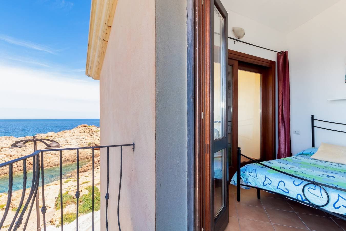 Foto 5 von 23: Ferienwohnung "Casa sulla Scogliera Isola Rossa" auf Isola Rossa