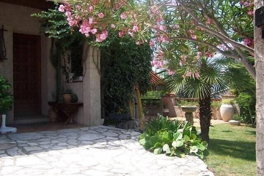 Foto 8 von 20: Villa mit privatem Pool und Garten, 5 km vom Meer entfernt