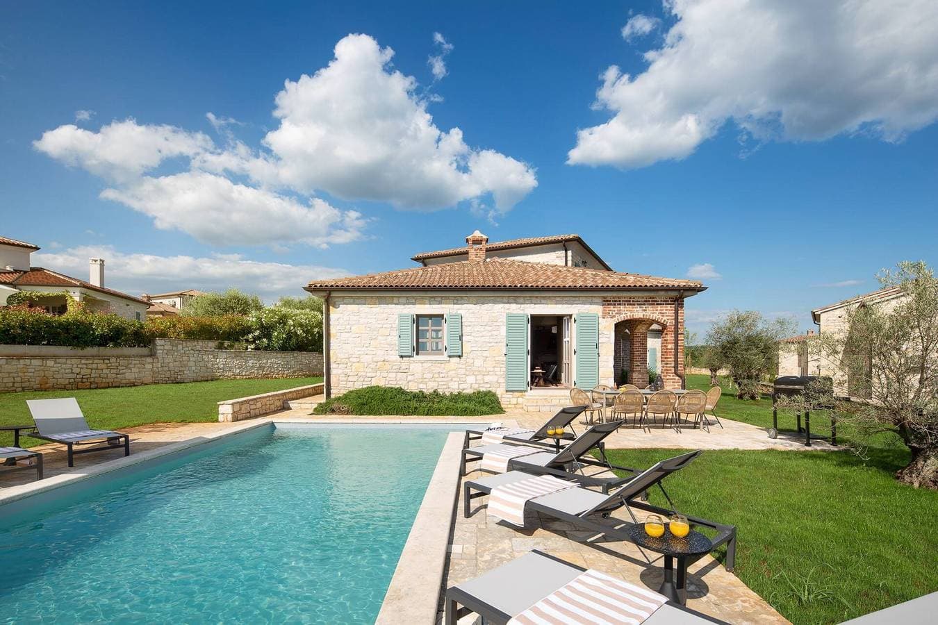 Foto 5 von 18: Rustikale Villa Reichardia mit Pool in Istrien, Panoramablick, haustierfreundlich, ruhige Lage, ideal für Familien, privater Parkplatz, Terrasse, gepflegter Garten