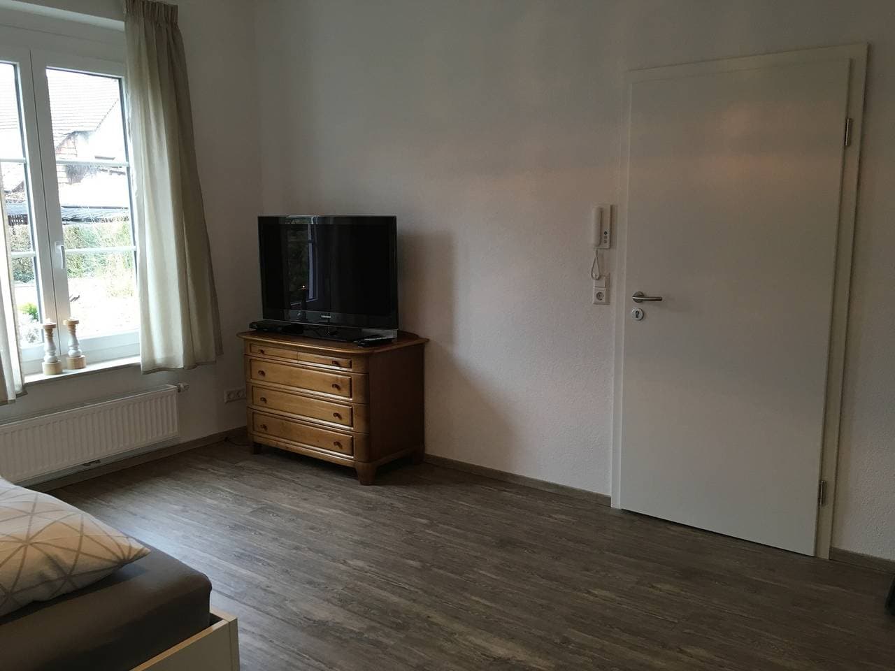 Foto 5 von 12: Ferienwohnung 2 - Unterm Blauregen mit Privatterrasse und Wi-Fi