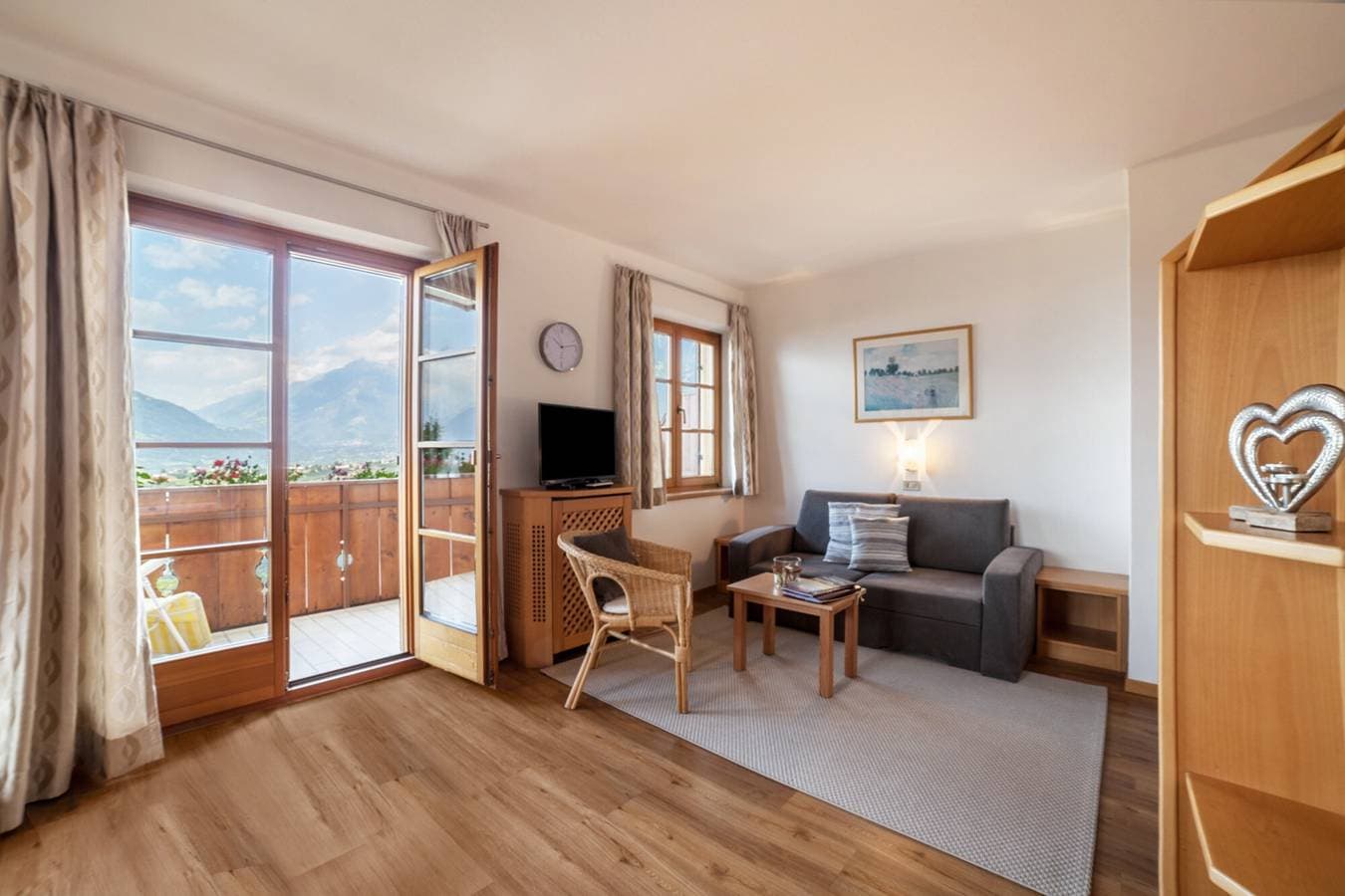 Foto 3 von 21: Ferienwohnung "Laugen Rainegg" mit Bergblick, WLAN, Garten & Balkon