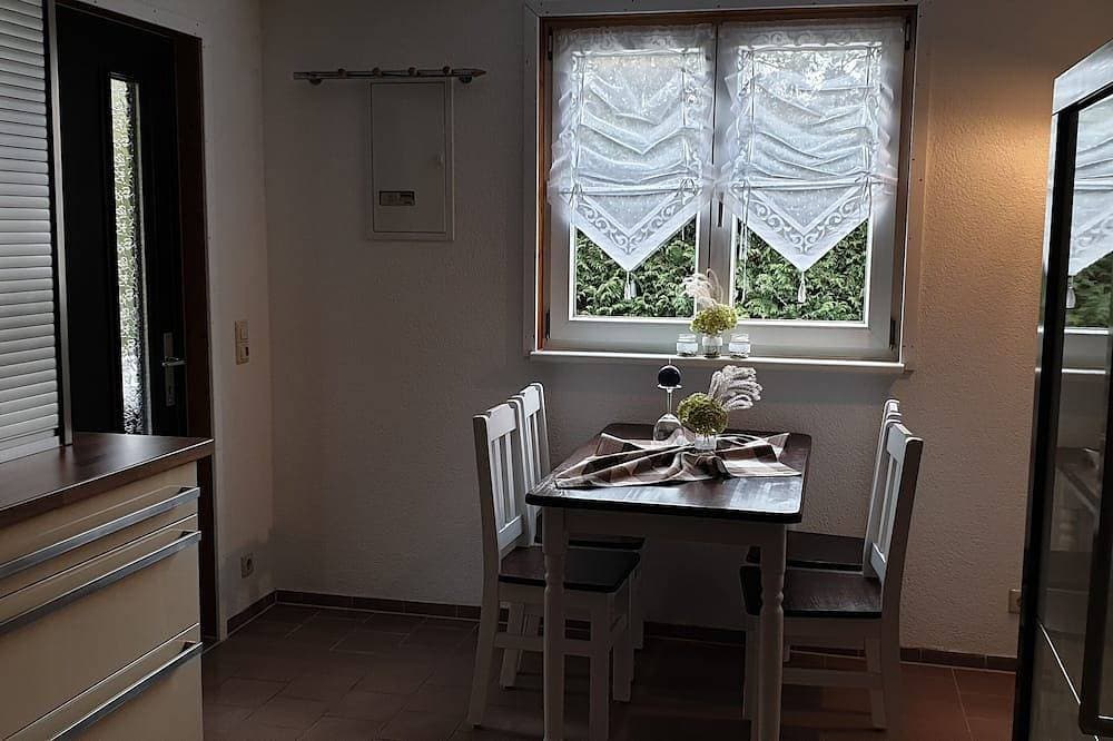 Foto 12 von 28: Ruhiges zentral gelegenes Ferienhaus mit  Sauna Pool& Badezuber