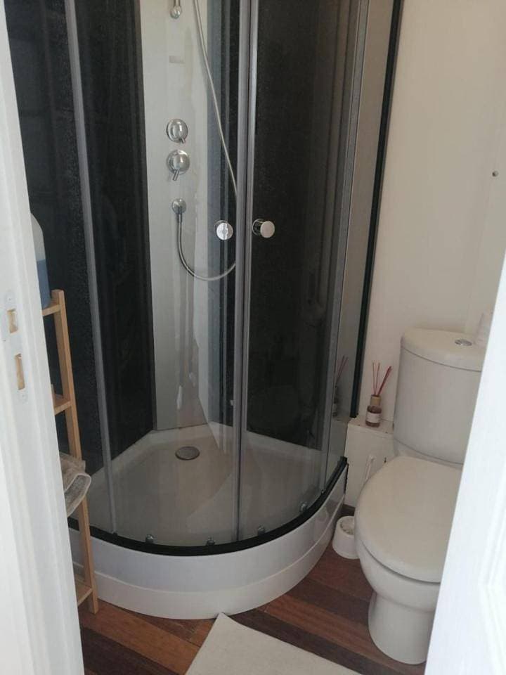 Foto 7 von 8: Double Room with Private Bathroom