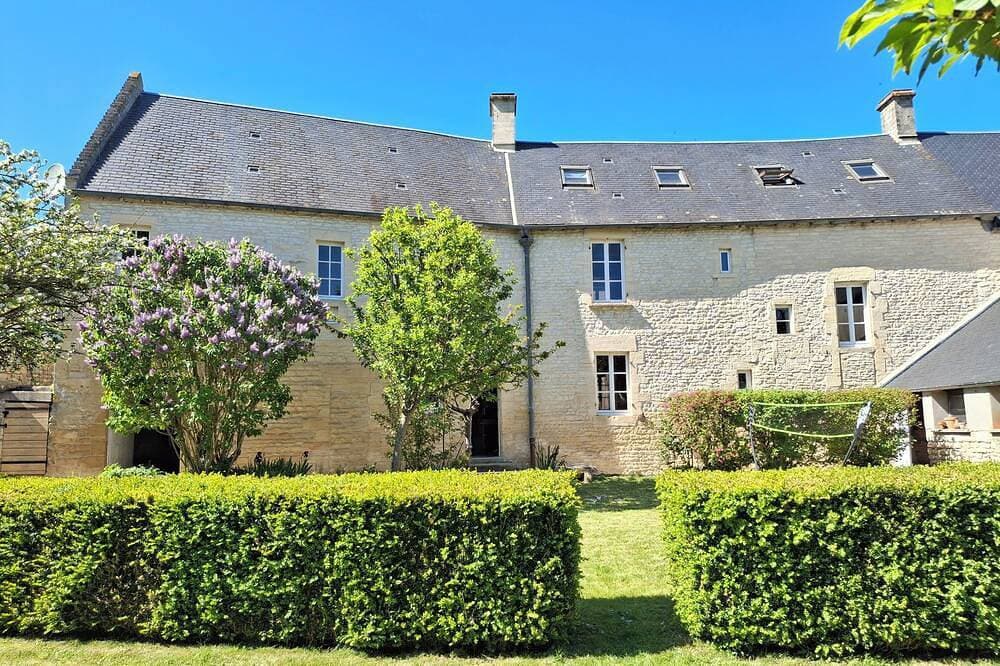 Maison de Campagne Avec Grand Jardin - Beaucoup de Cachet 1