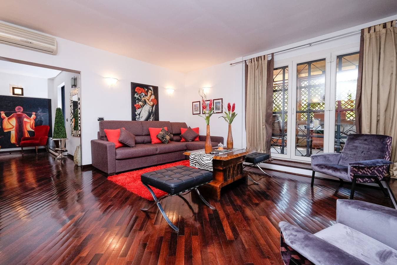 Foto 3 von 44: Amazing Penthouse with Terrace by Caracalla