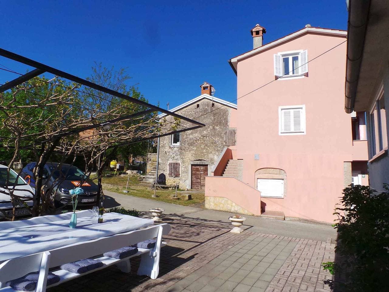 Foto 4 von 26: Ferienhaus mit Pool und Klima