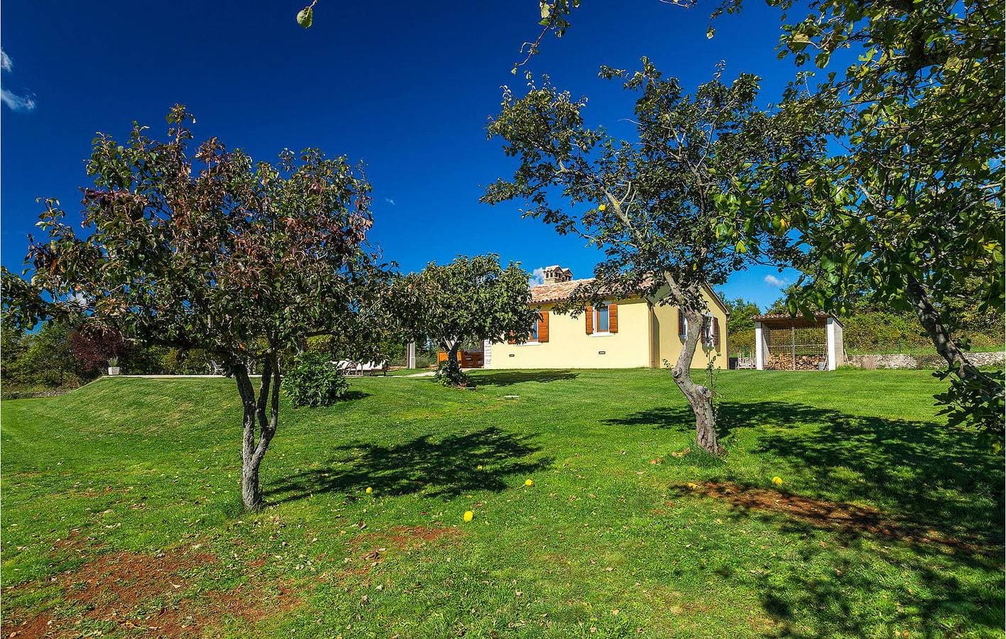 Foto 4 von 55: Geräumige 130 m² große Wohnung mit Pool, WLAN, Klimaanlage und Parkplatz