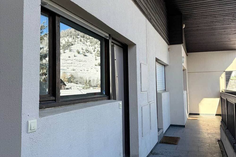 Foto 10 von 17: Renovated studio at the base of the slopes, covered parking