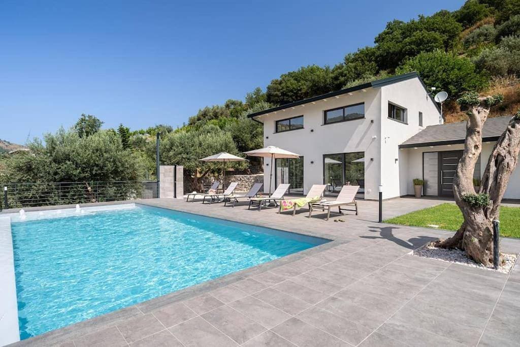 Foto 5 von 5: Three-Bedroom Villa