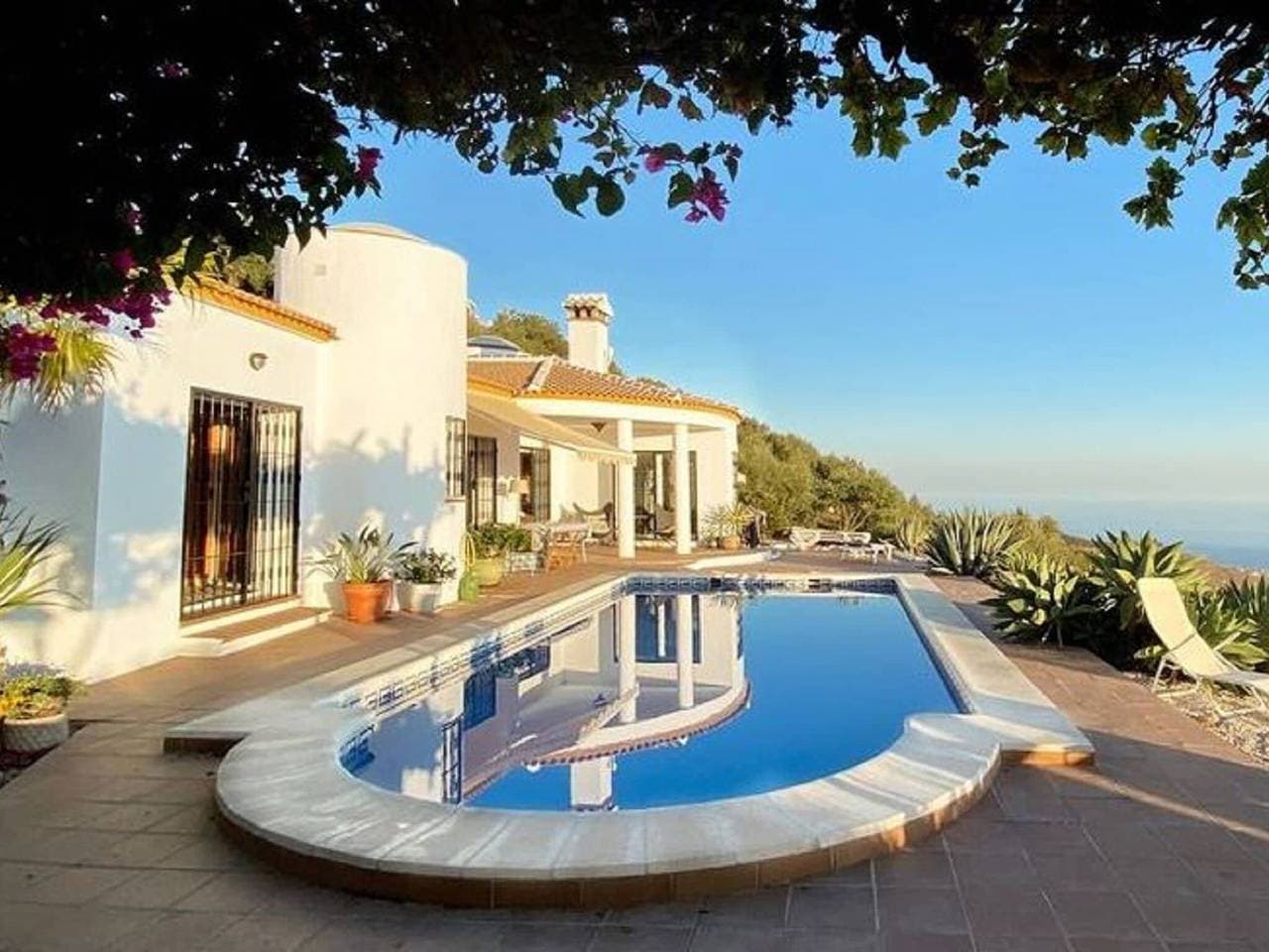Villa in Arenas mit Meerblick 1